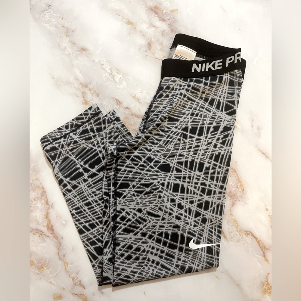 Nike Pro cropped leggings